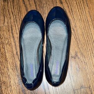 Advendo Women's Navy flat shoes size 8 - fits small and narrow